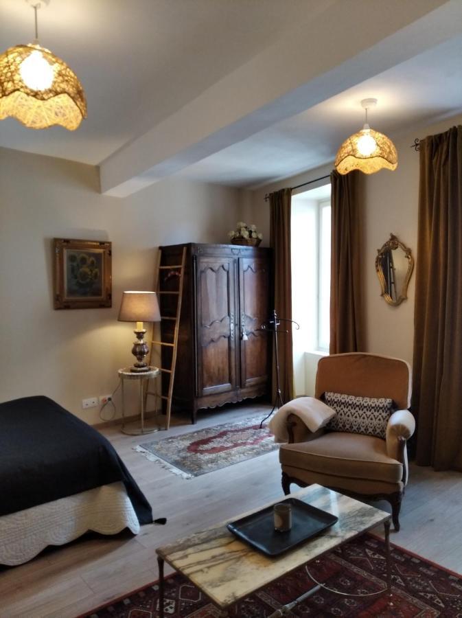 Aparthotel Le Logis De Saint Cyr Issoudun Exterior foto