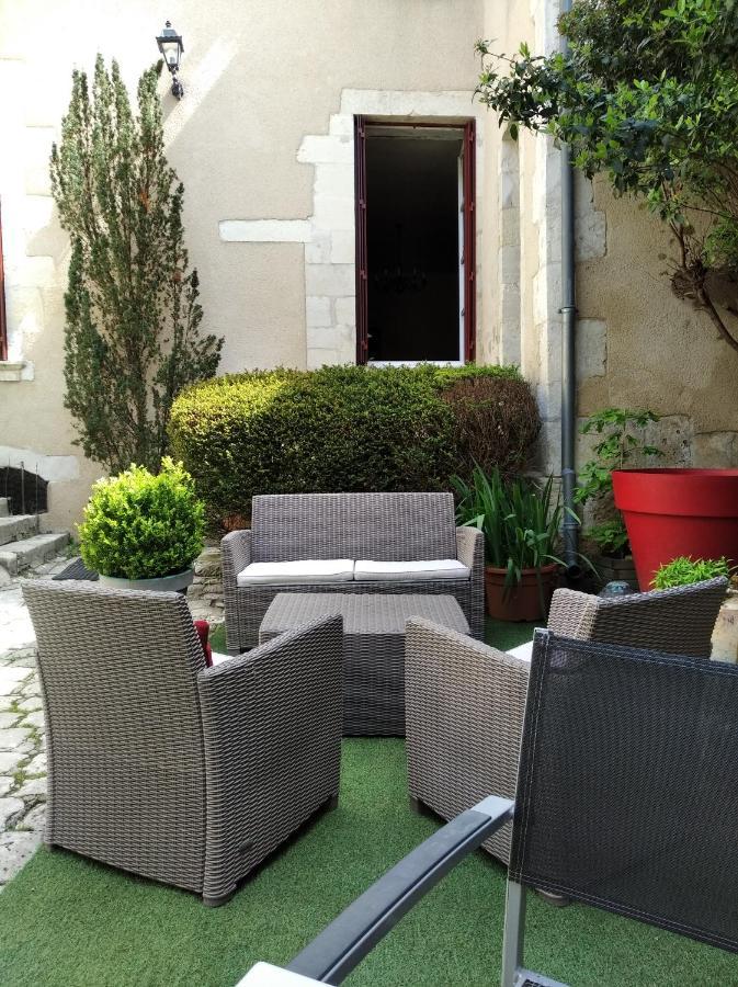 Aparthotel Le Logis De Saint Cyr Issoudun Exterior foto