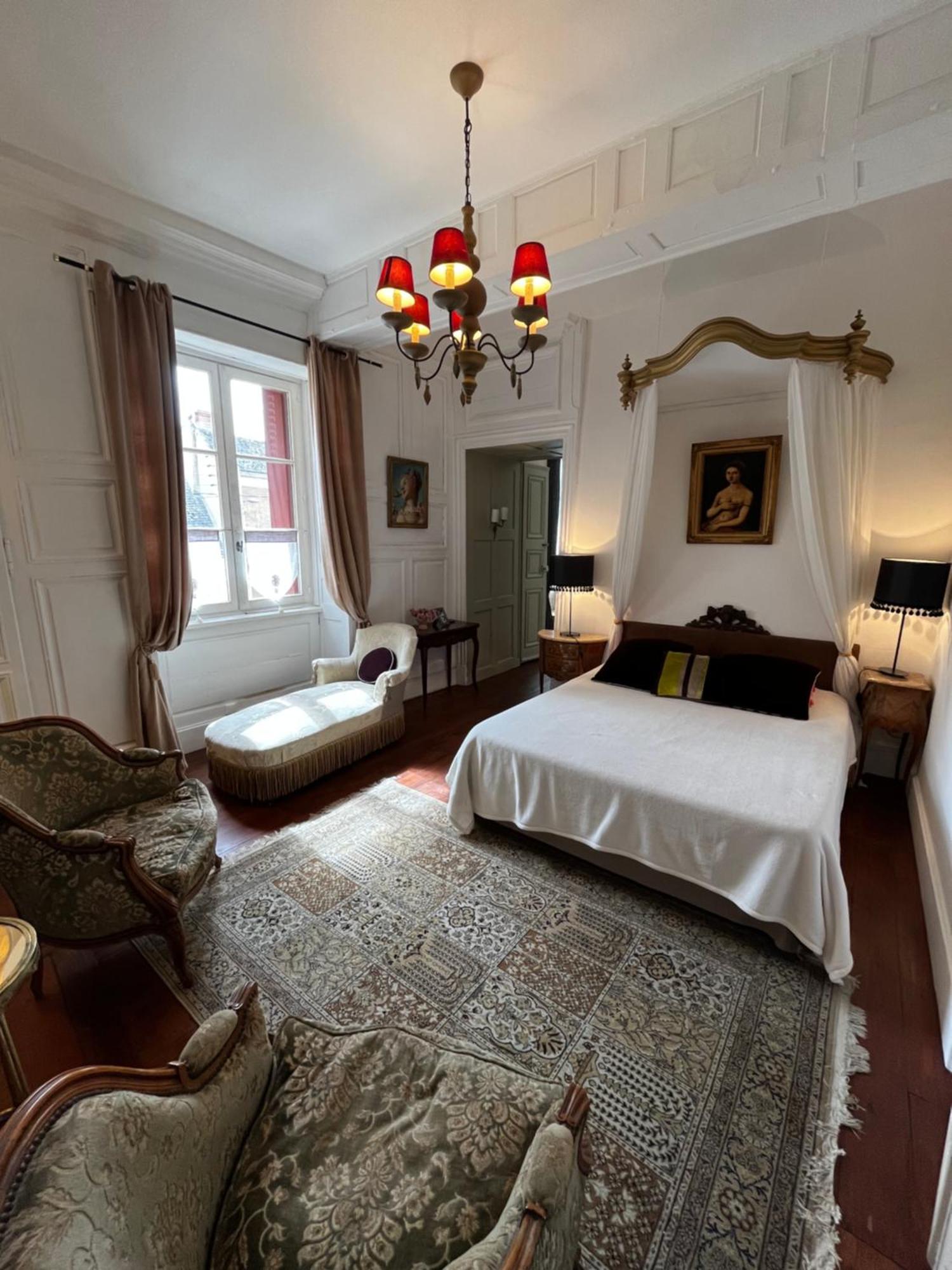 Aparthotel Le Logis De Saint Cyr Issoudun Exterior foto